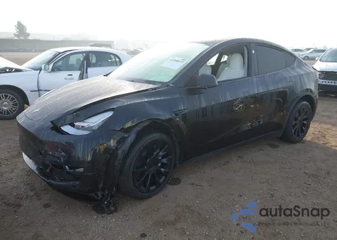 2023 Tesla Model Y Awd/Long Range Dual Motor All-Wheel Drive from USA, damaged, VIN 7SAYGDEE2PA142811